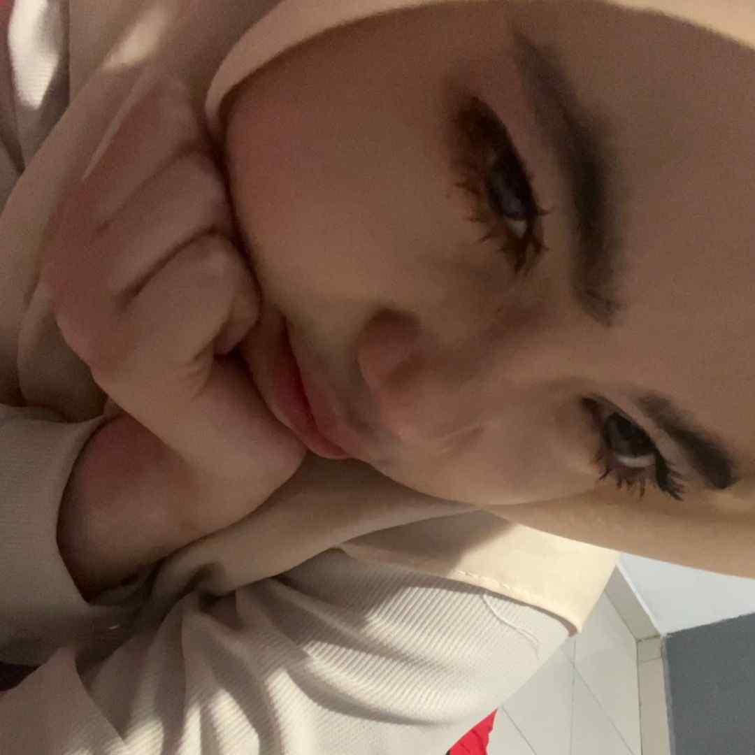 _.b3y4._