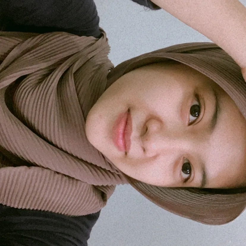adhisyaaa_