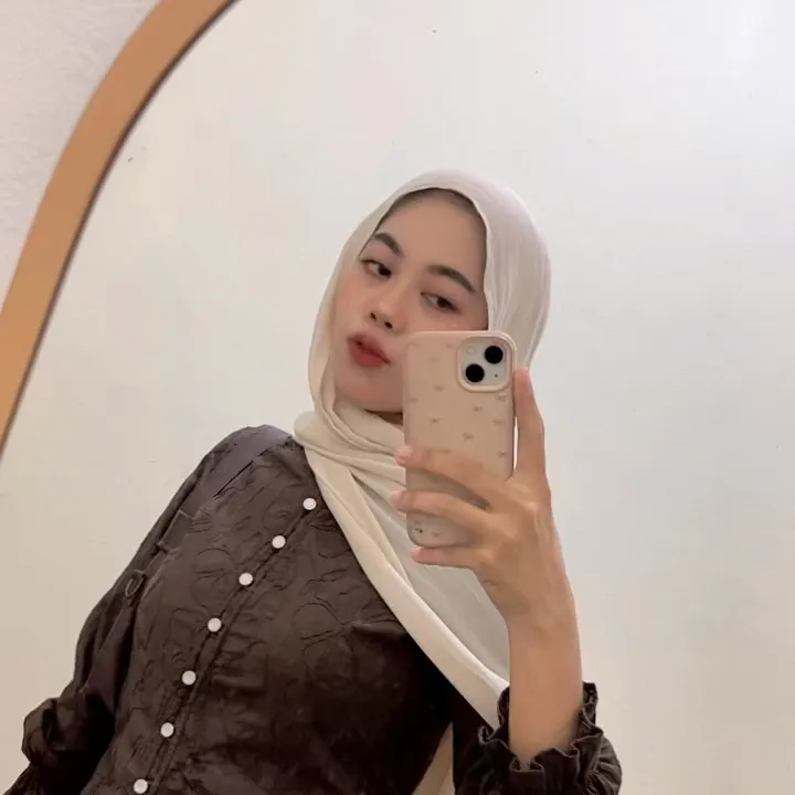 ajenglestari18