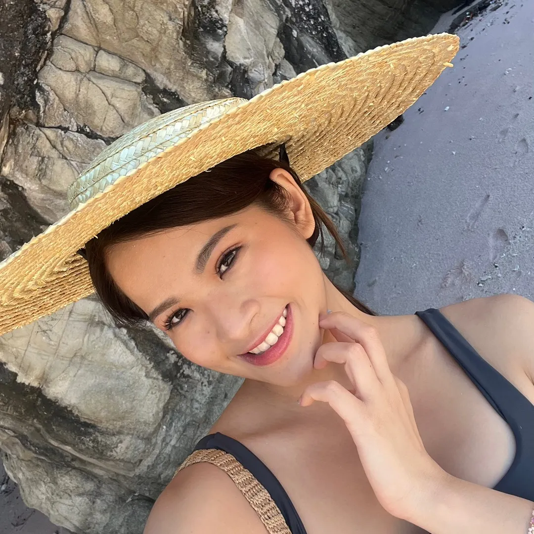 chrishellia