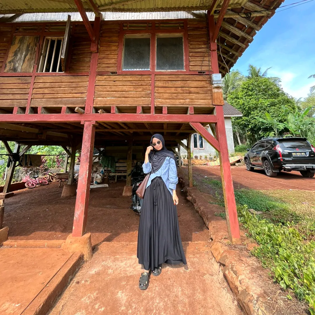 ellyasari70