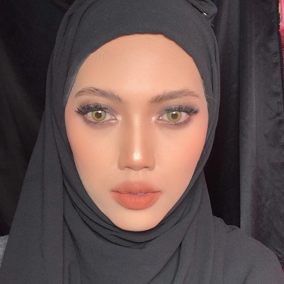 galerina_makeup