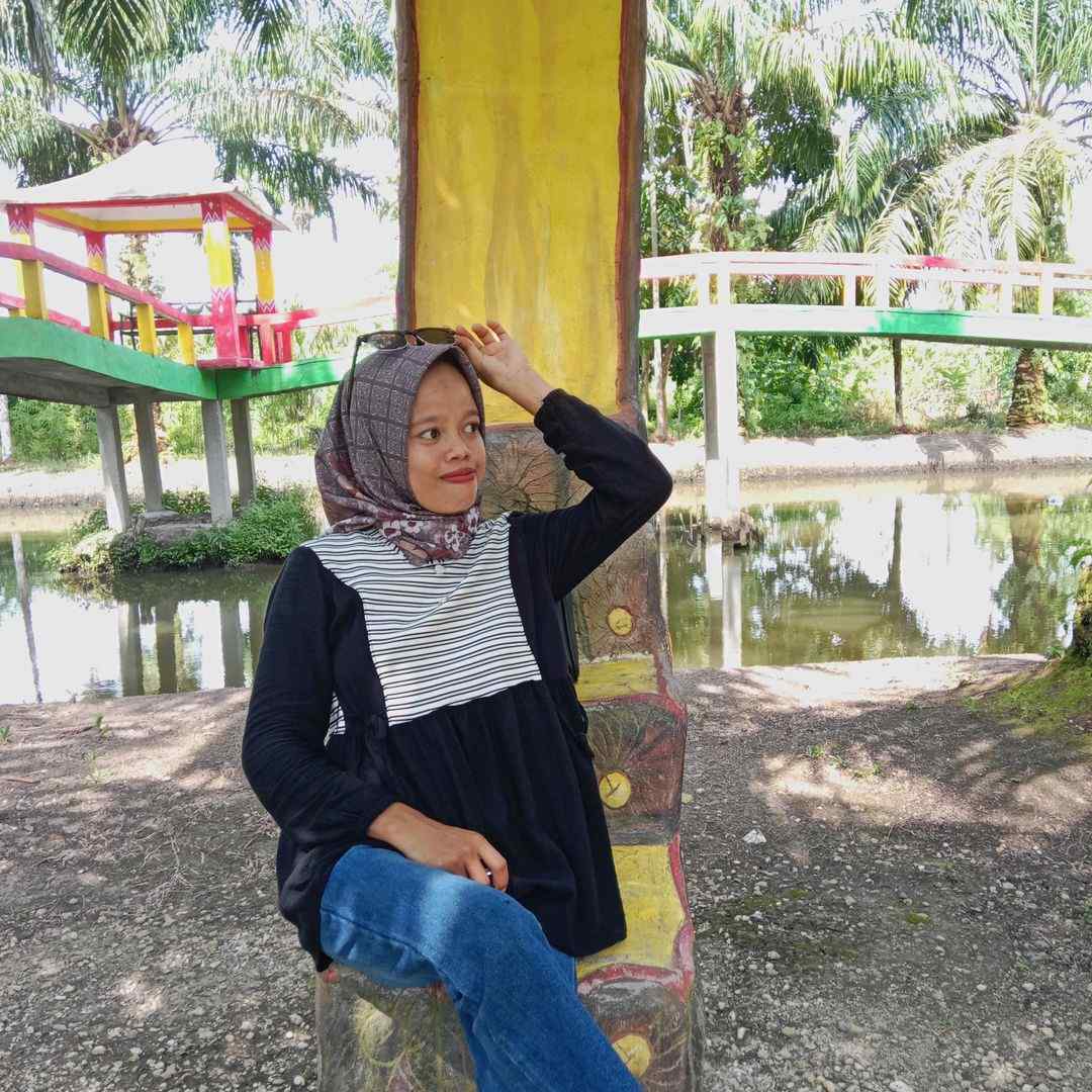 mom.nya.hafis