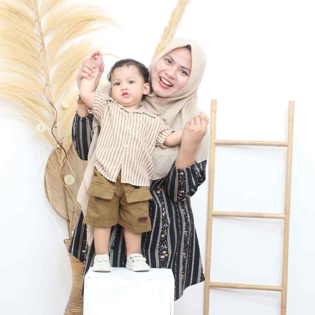 momemkhaniz