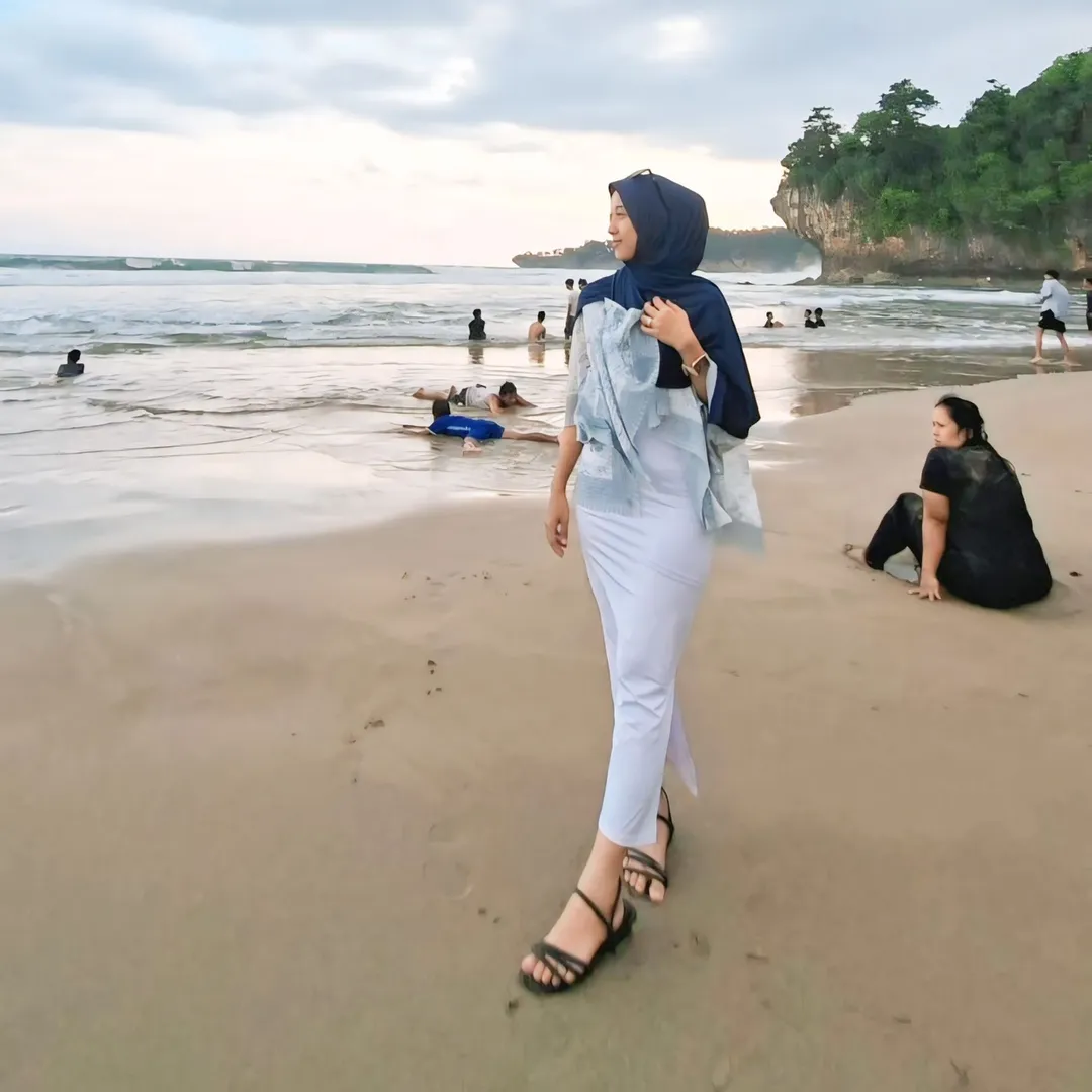 revi_febriani