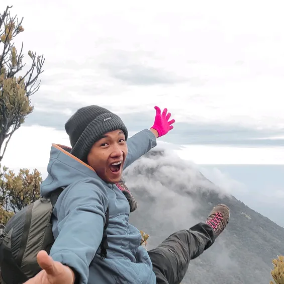 tawartersenyum