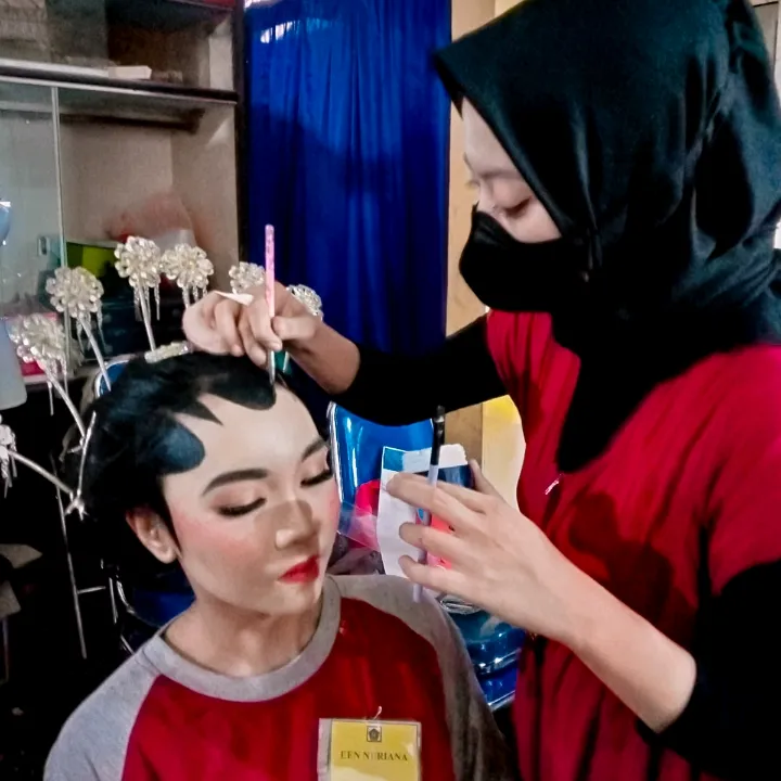 vallensmakeup_