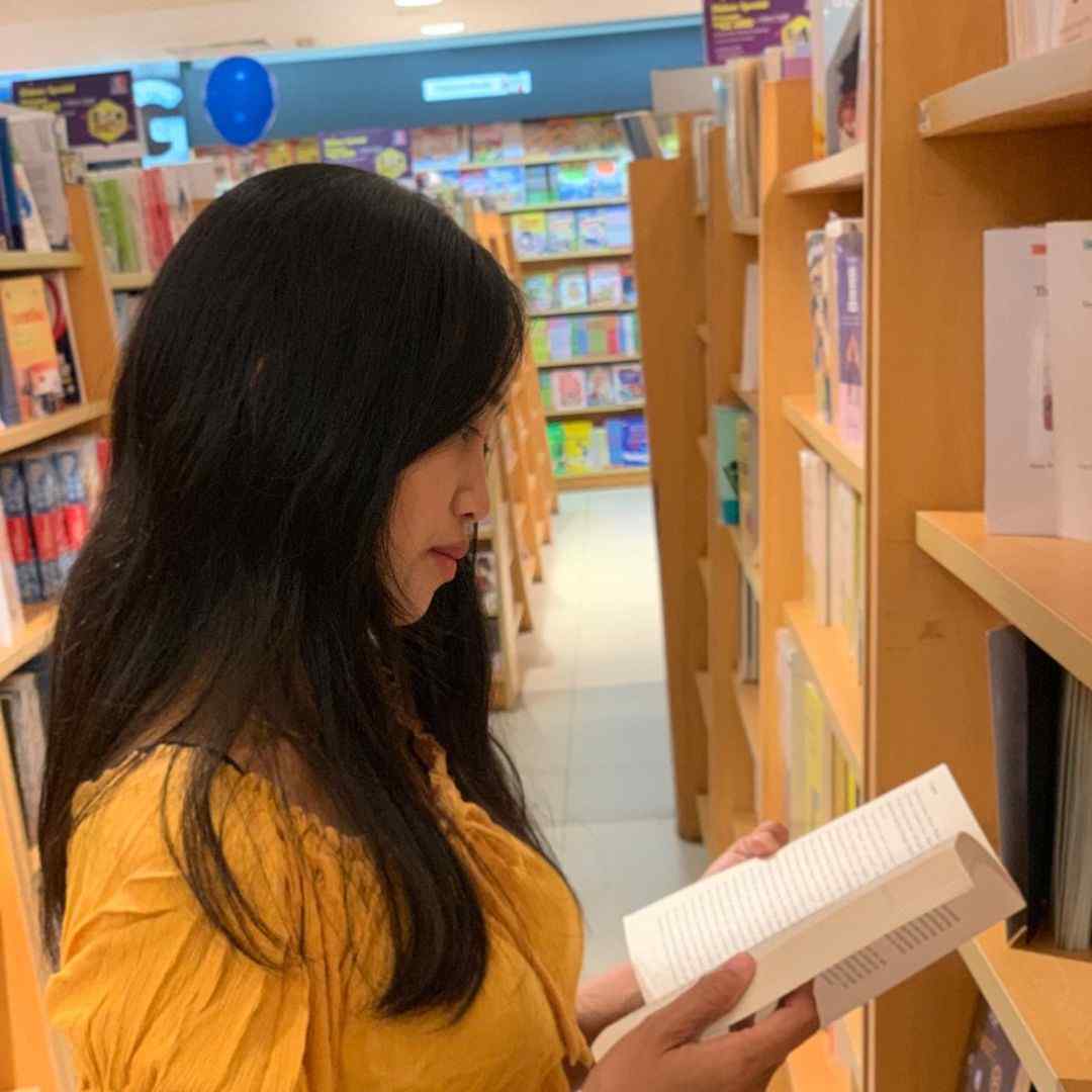 yunilestari715